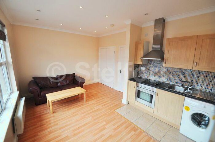 1 Bedroom Flat To Rent In High Road, London, N12