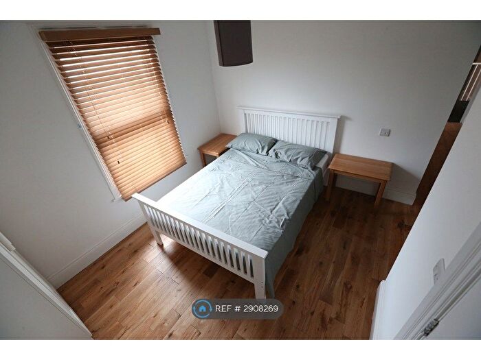 6 Bedroom End Of Terrace House To Rent In Cranbrook Road, London, SE8