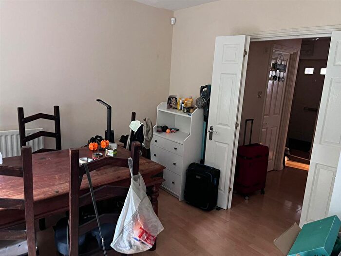 4 Bedroom Terraced House To Rent In Albert Mews, Lockside, London, E14