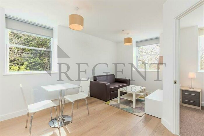 2 Bedroom Apartment To Rent In Brook House, Cricket Green, CR4