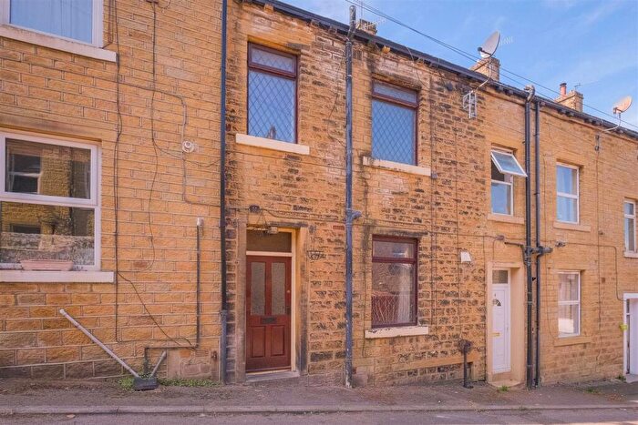 3 Bedroom Terraced House For Sale In Back Queen Street, Halifax, HX4