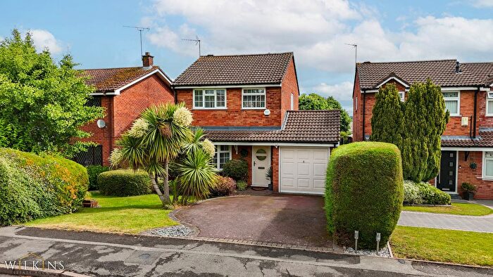 3 Bedroom Detached House For Sale In Chesterton Drive, Galley Common, Nuneaton, Warwickshire, CV10
