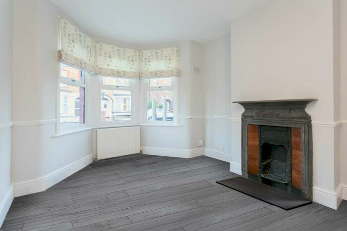 2 Bedroom Flat To Rent In Seymour Road, Leyton, E10