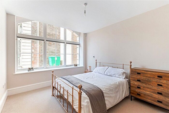 2 Bedroom Flat To Rent In French Yard, Bristol, Somerset, BS1