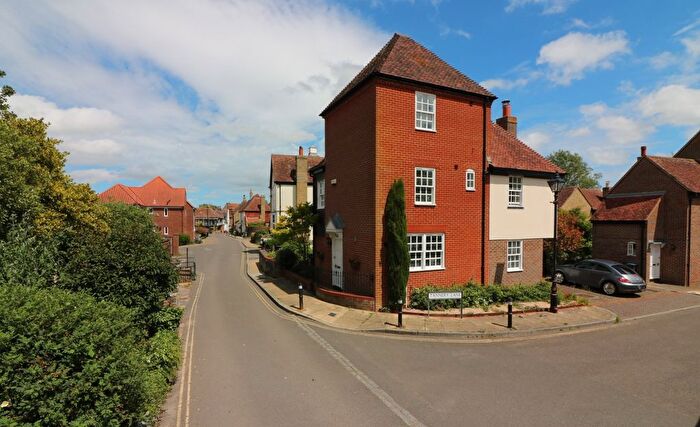 4 Bedroom Detached House For Sale In Loop Street, Sandwich, CT13