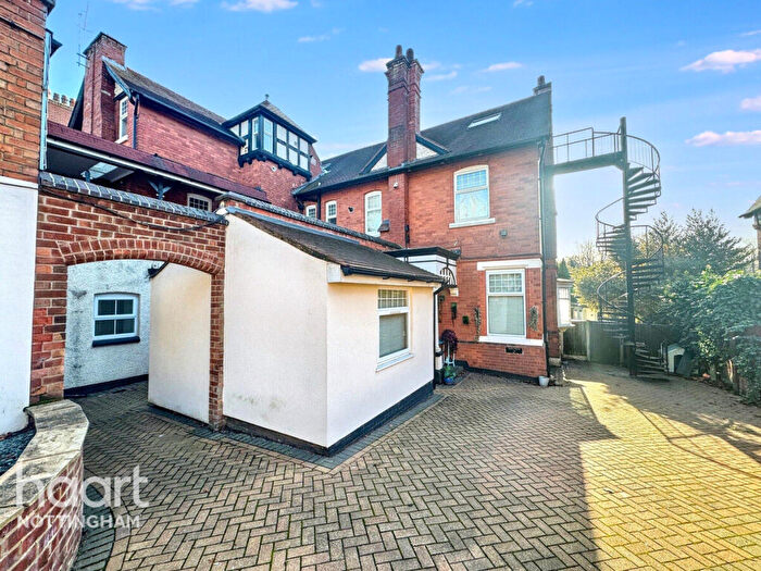 3 Bedroom Apartment For Sale In Magdala Road, Nottingham, NG3