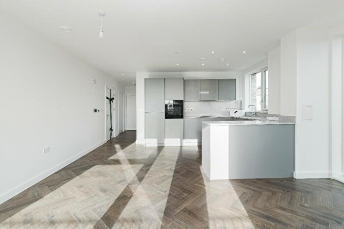 2 Bedroom Apartment To Rent In Carlton Vale, London, NW6