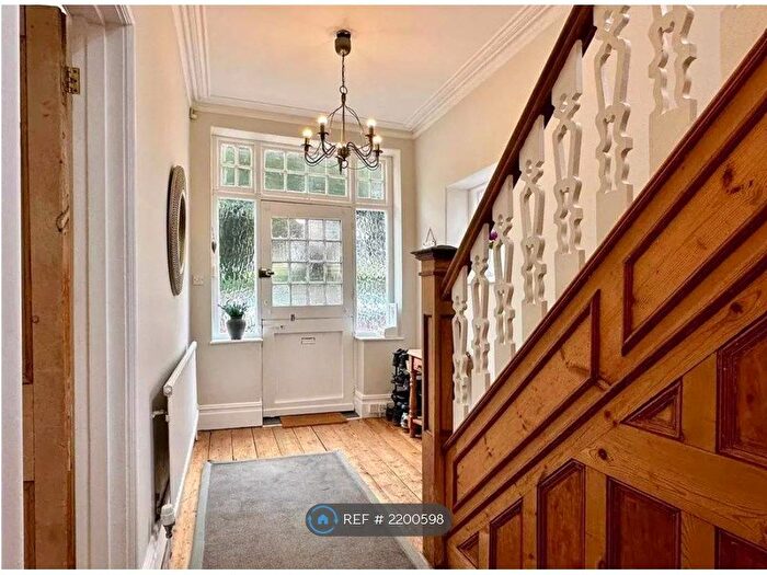 4 Bedroom Semi-Detached House To Rent In Sketty Road, Swansea, SA2