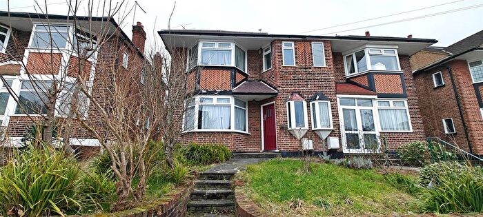 4 Bedroom Semi-Detached House To Rent In The Woodlands, Southgate, N14