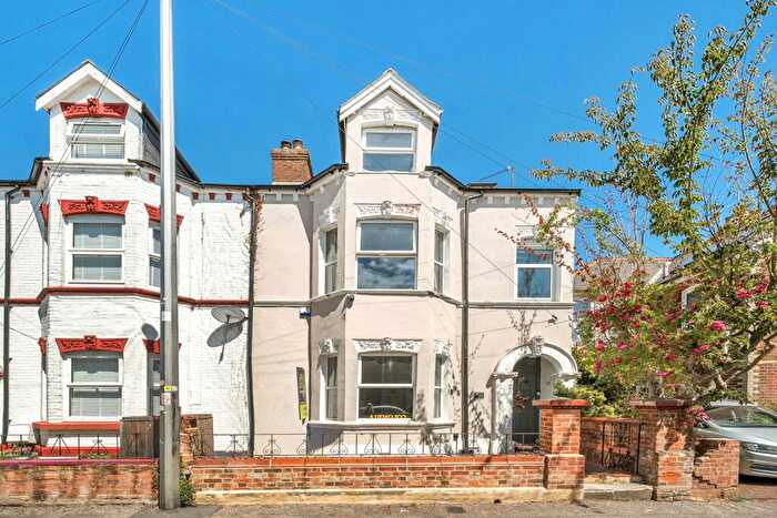 5 Bedroom End Of Terrace House For Sale In Soper Grove, Basingstoke, RG21