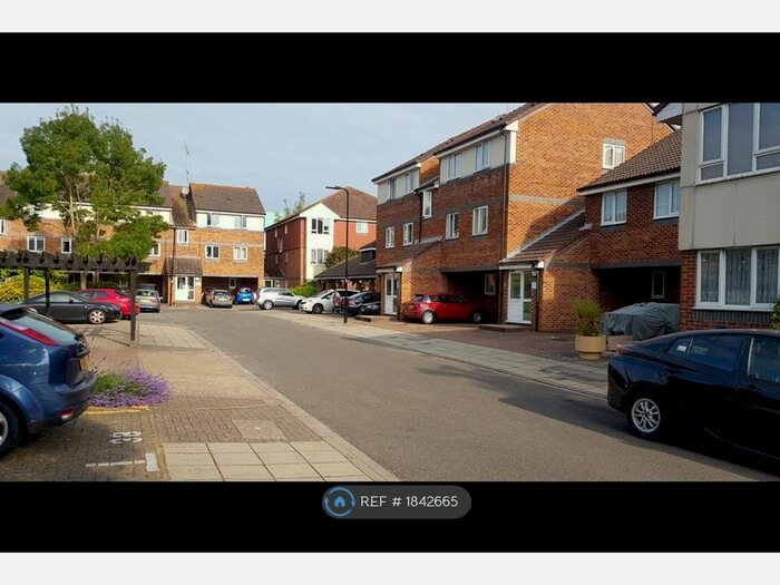 1 Bedroom Flat To Rent In Coraline Close, Southall, UB1