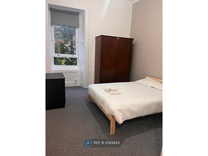 3 Bedroom Flat To Rent In Montague Street, Edinburgh, EH8