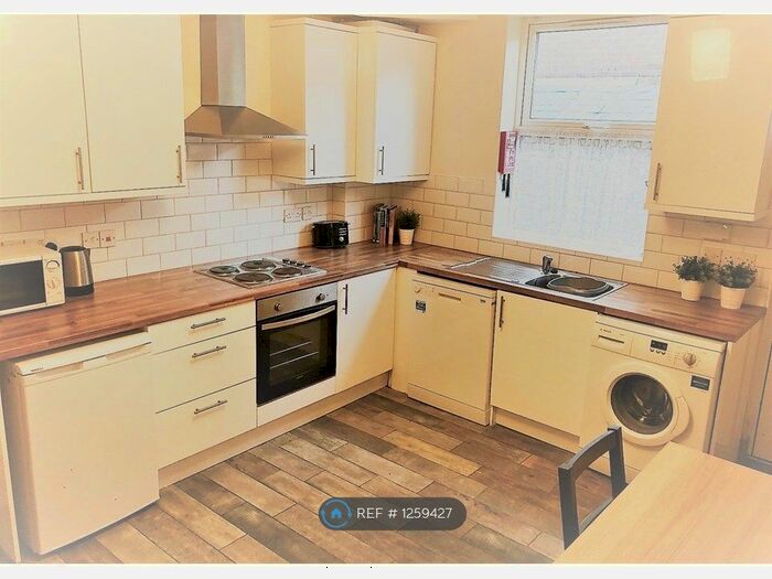 5 Bedroom Terraced House To Rent In Pomona Street, Sheffield S11