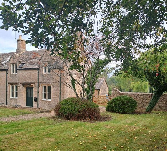 3 Bedroom Semi-Detached House To Rent In Sherborne, GL54
