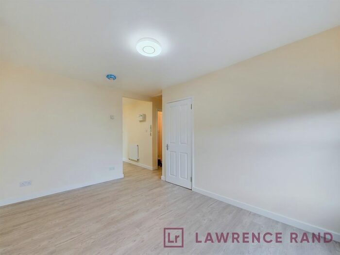 1 Bedroom Flat To Rent In Queens Road, Watford, WD17