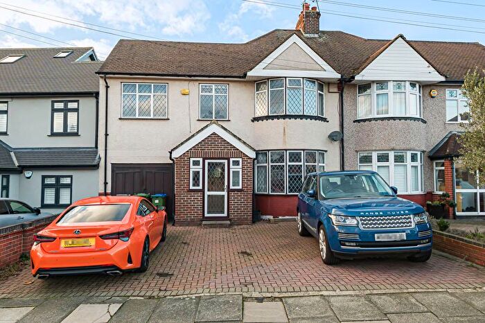 4 Bedroom Semi Detached House For Sale In Townley Road, Bexleyheath, DA6