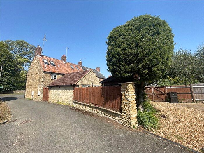 2 Bedroom End Of Terrace House For Sale In Northampton Road, Lavendon, MK46