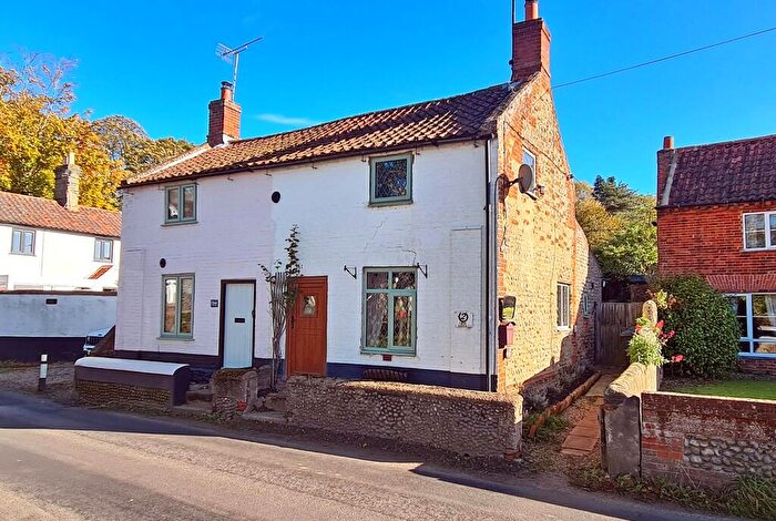 2 Bedroom Semi-Detached House For Sale In The Street, Swafield, NR28