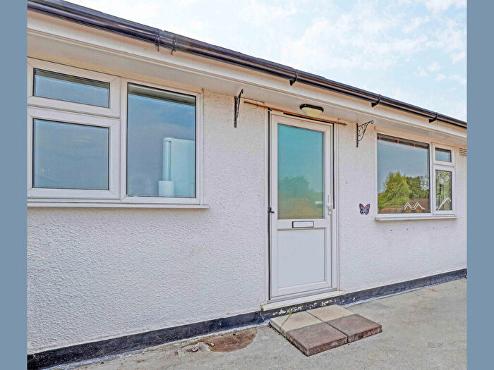 2 Bedroom Apartment To Rent In Oak Tree Road, Marlow, SL7