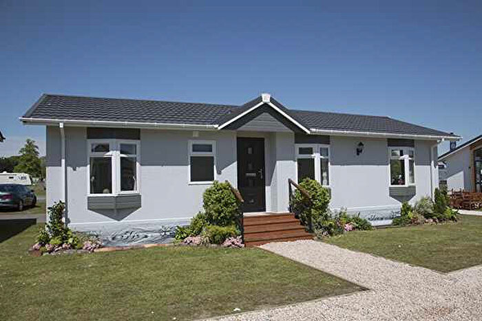2 Bedroom Park Home For Sale In Exeter, Devon, EX2