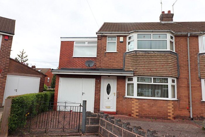 3 Bedroom Detached House For Sale In Elkstone Close, Tunstall, Stoke-On-Trent, ST6