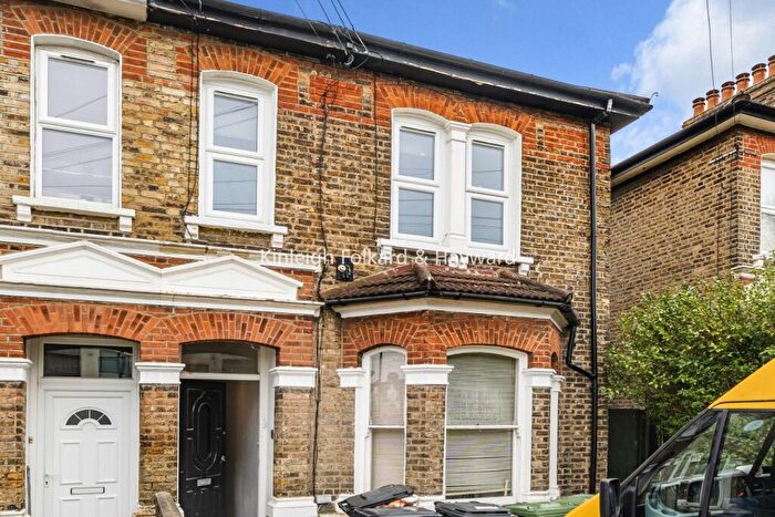 2 Bedroom Flat For Sale In Perry Hill, Catford, London, SE6