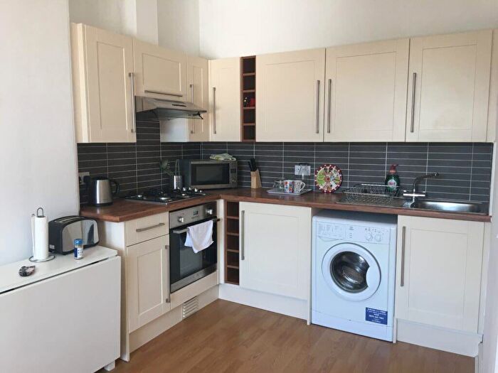 1 Bedroom Flat To Rent In L Smithfield Street, Edinburgh, EH11