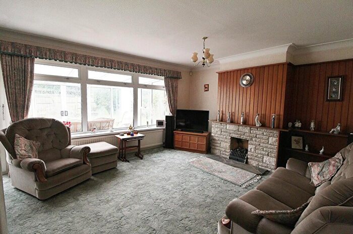 4 Bedroom Detached House For Sale In Brookdale Close, Waterlooville, PO7
