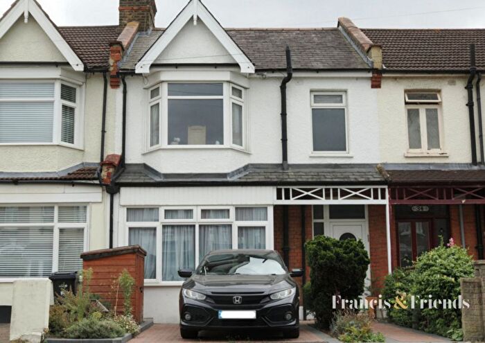 3 Bedroom Terraced House For Sale In Montreal Road, Ilford, IG1