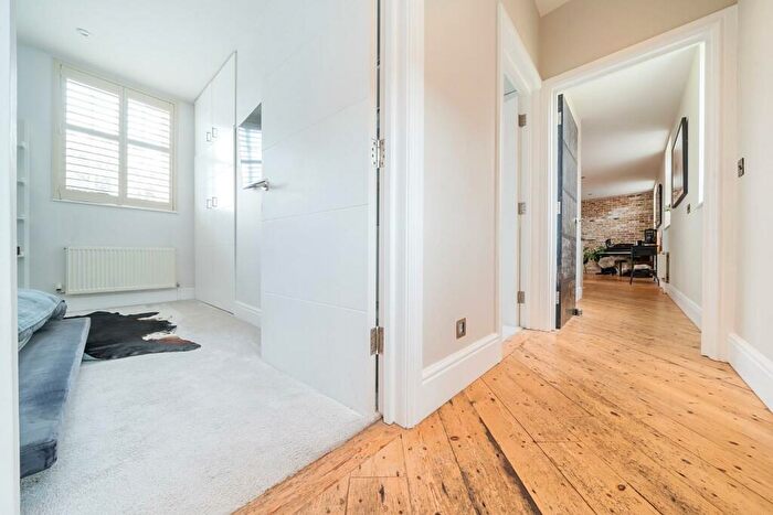 2 Bedroom Flat For Sale In Eton Square, Eton, Windsor, SL4