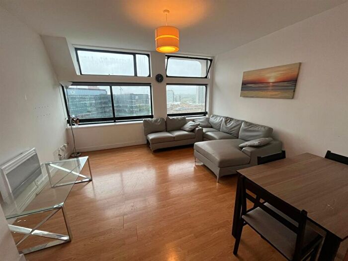 2 Bedroom Flat To Rent In City Heights, Victoria Bridge Street, Salford, M3