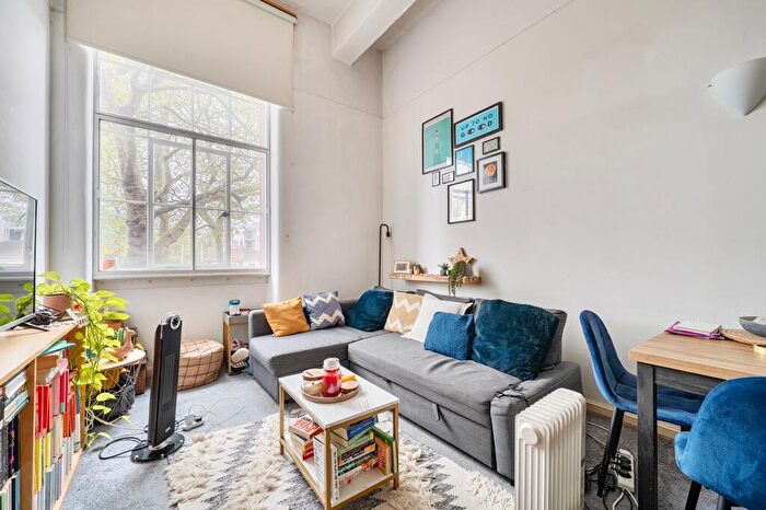 1 Bedroom Flat For Sale In Lexington Building, Bow Quarter, London, E3