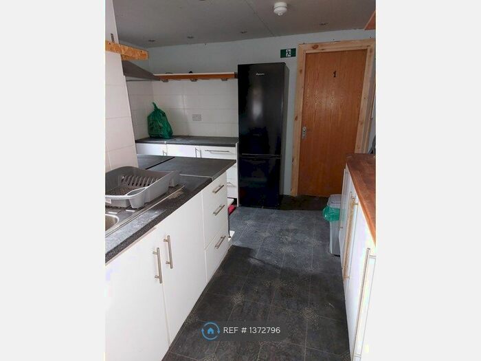 3 Bedroom Flat To Rent In Littleton Road, Lower Kersal, M7