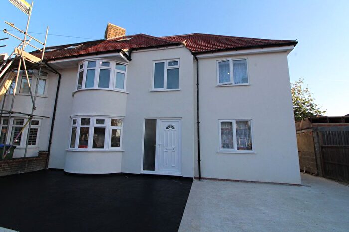 5 Bedroom Semi-Detached House To Rent In Heathside Avenue, Bexleyheath, Kent, DA7