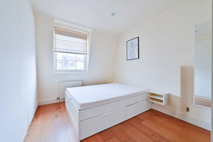 2 Bedroom Flat To Rent In Hanson Street, Fitzrovia, London, W1W