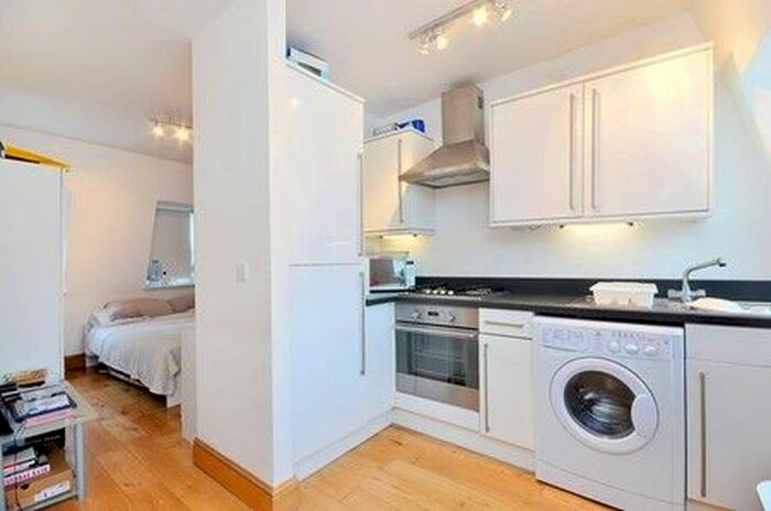 Studio To Rent In High Road, East Finchley, N2