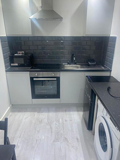 1 Bedroom Flat To Rent In Great North Way, London, NW4