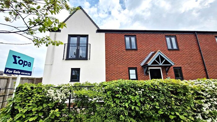 2 Bedroom Flat For Sale In Bryce Way, Telford, TF4