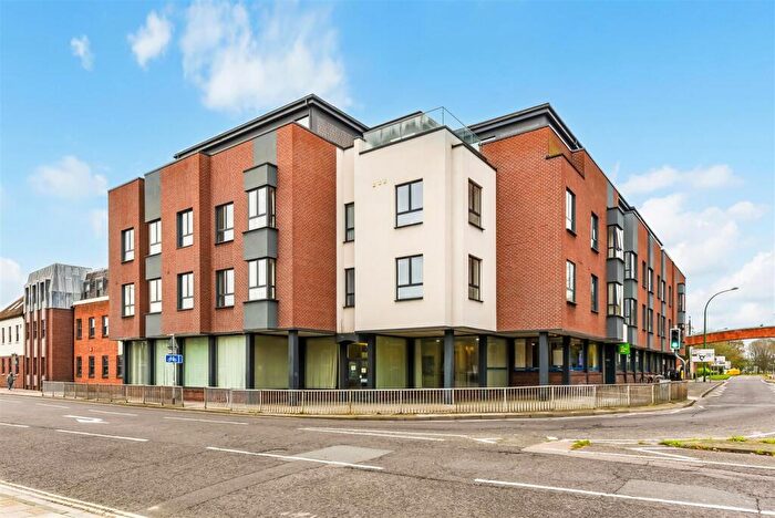 2 Bedroom Apartment For Sale In Southgate, Chichester, PO19