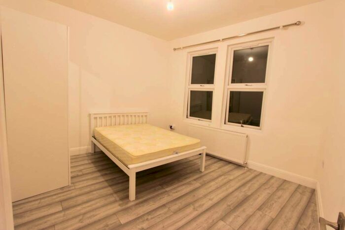 2 Bedroom Flat To Rent In Barrett's Grove, London, N16