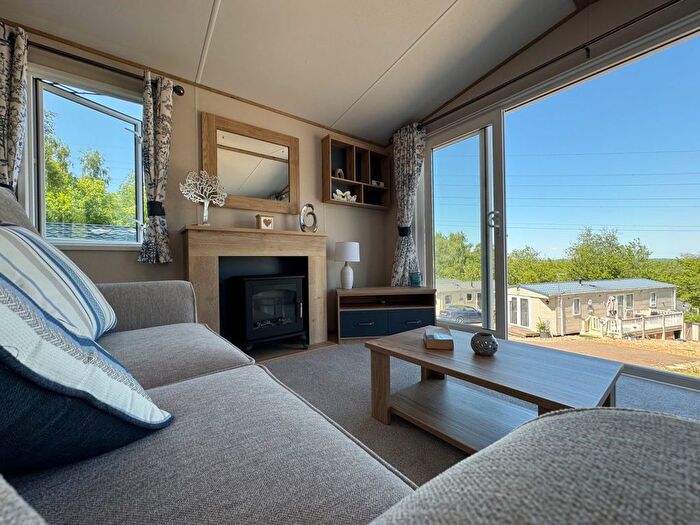 3 Bedroom Mobile/park Home For Sale In The Ridge West, St. Leonards-On-Sea, TN37