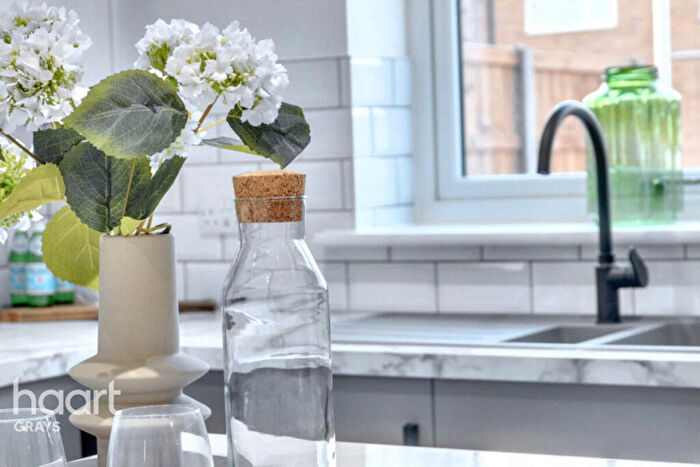 3 Bedroom Semi-Detached House For Sale In Grosvenor Road, Orsett, RM16