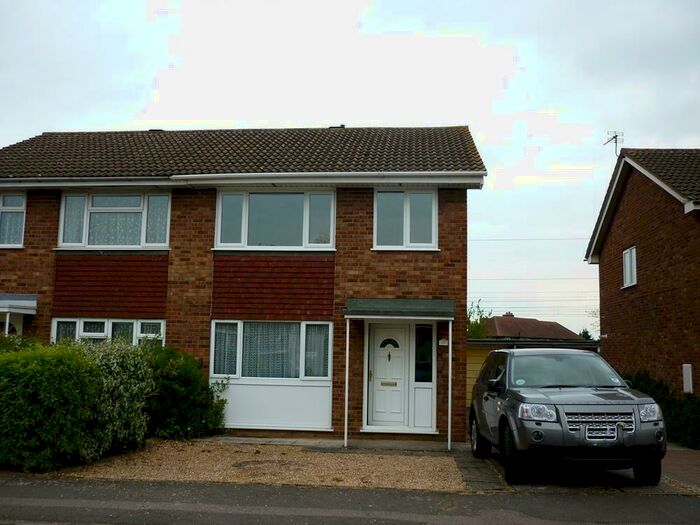 3 Bedroom Semi-Detached House To Rent In Eastdale Close, Kempston, MK42