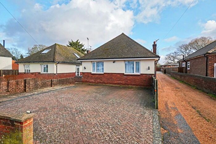 2 Bedroom Detached Bungalow For Sale In Bredhurst Road, Wigmore, ME8