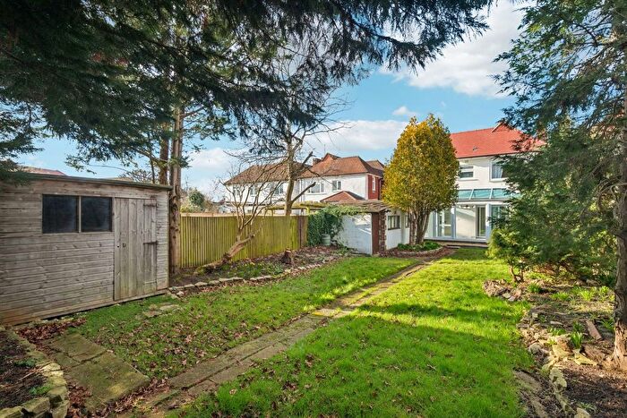 4 Bedroom Property To Rent In Aldridge Rise, New Malden, KT3