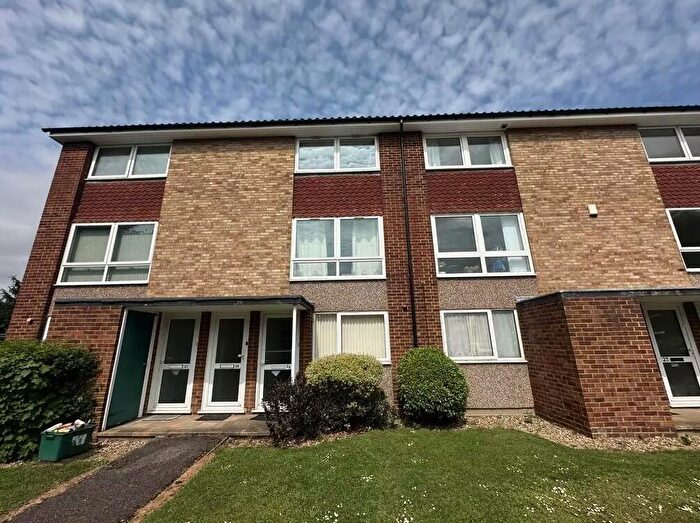 2 Bedroom Flat To Rent In Weymouth Court, Sutton, SM2