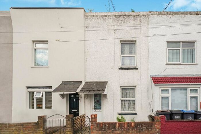 2 Bedroom Terraced House For Sale In Pitt Road, Croydon, CR0