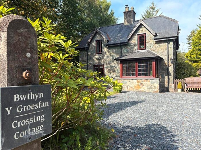 3 Bedroom Detached House For Sale In Chwilog, Pwllheli, Gwynedd, LL53