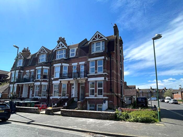 2 Bedroom Flat To Rent In St Catherine's Road, Littlehampton, BN17