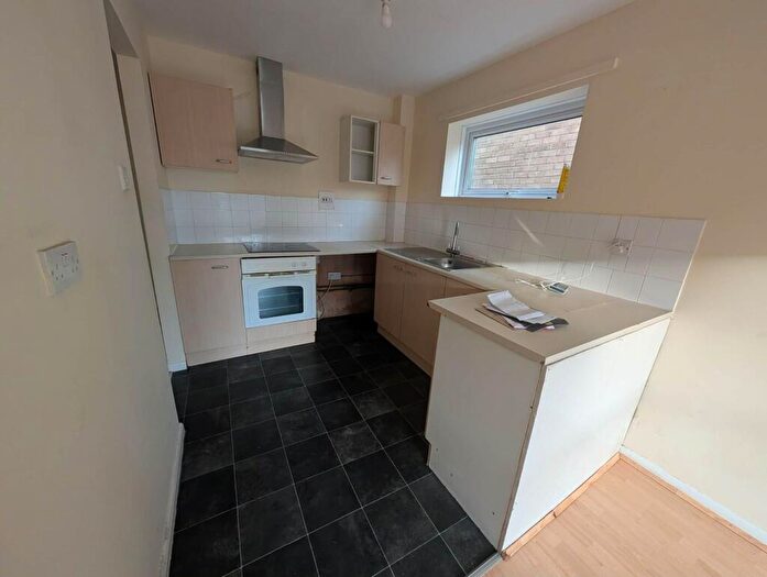 2 Bedroom Maisonette To Rent In North Street, Stanground, PE2